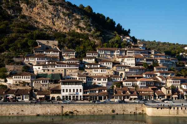 Berat, la ciudad de las mil ventanas