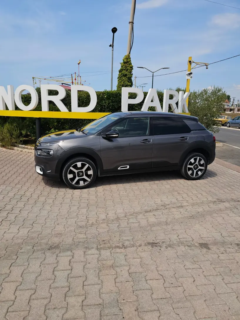 Rent a car in Tirana