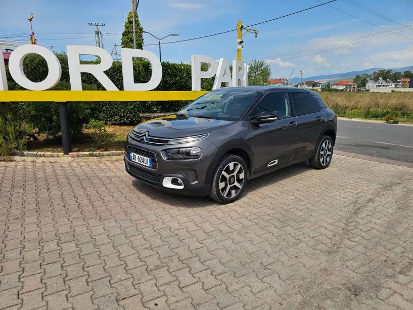 Rent a car in Tirana