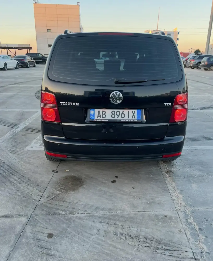 Wynajmij samochód w Tirana