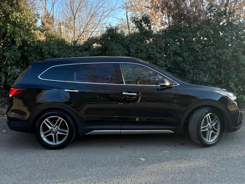 Alquila un coche en Tirana