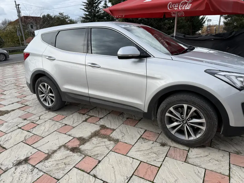 Alquila un coche en Tirana Alquila un coche en Tirana