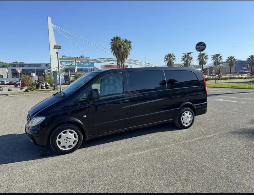 Noleggia un'auto a Tirana