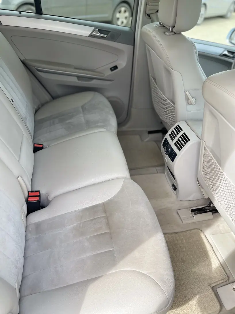 Noleggia un'auto a Tirana