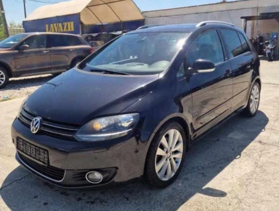 Rent a 2012 Volkswagen Golf Plus in Tirana