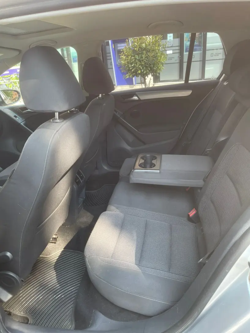 Noleggia un'auto a Tirana
