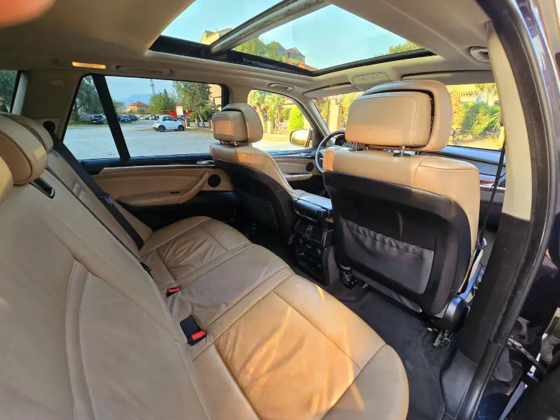 Louer une voiture à Tirana