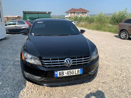 Wynajmij Volkswagen Passat z 2015 roku w Tirana