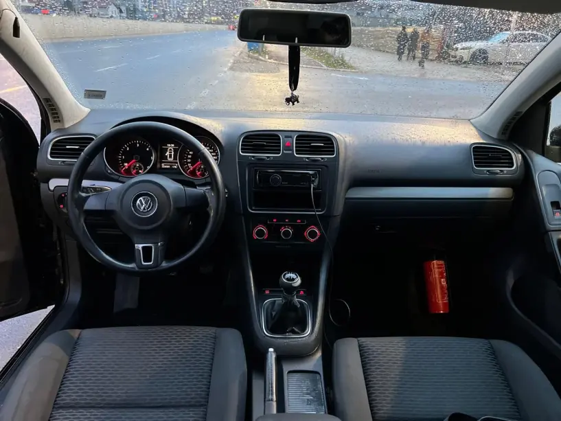 Wynajmij samochód w Tirana Wynajmij samochód w Tirana