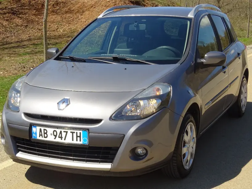 Merrni me qira një makinë në Sarandë