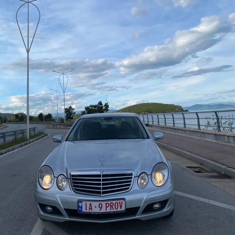 Wynajmij samochód w Tirana