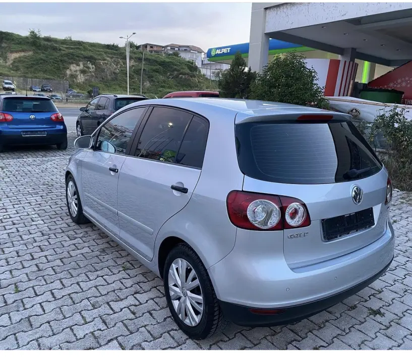 Noleggia un'auto a Tirana Noleggia un'auto a Tirana