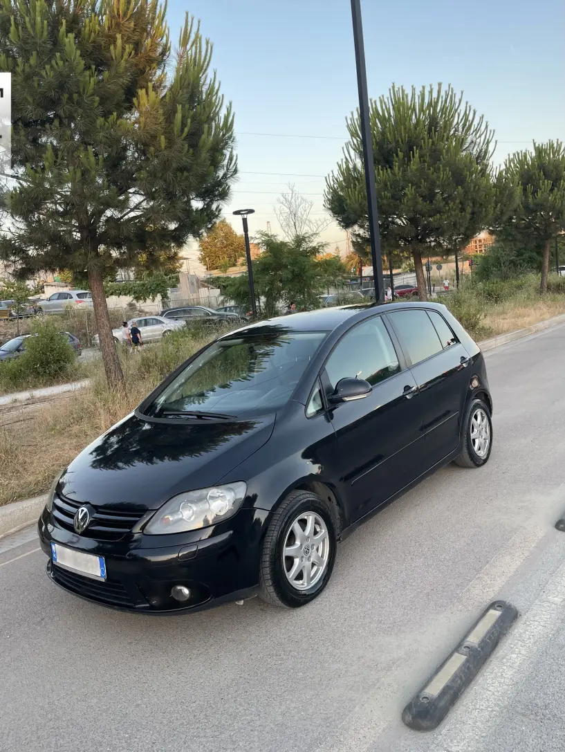Alquila un coche en Tirana Alquila un coche en Tirana