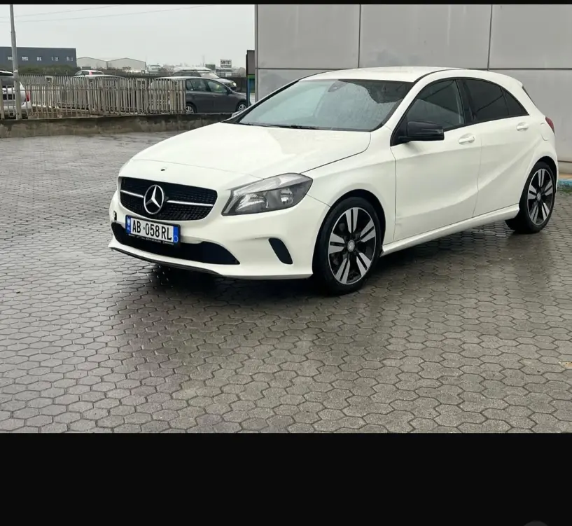 Auto mieten in Tirana