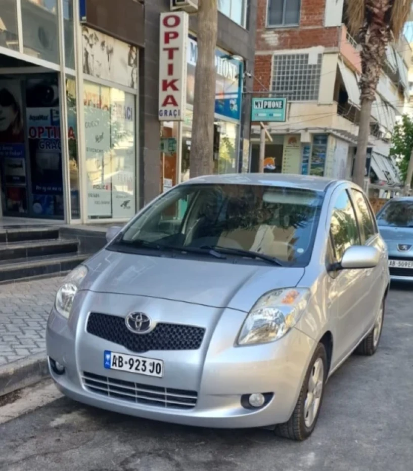 Rent a car in Sarandë