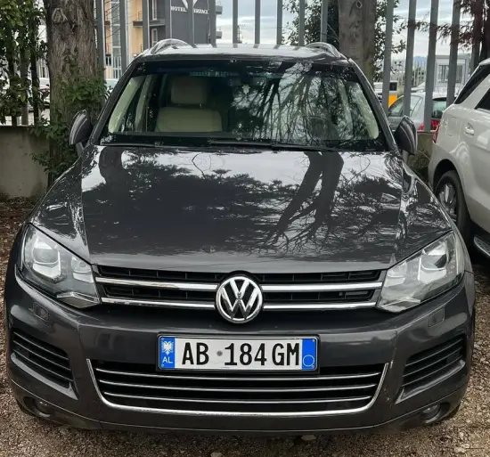 Rent a 2015 Volkswagen Touareg in Tirana