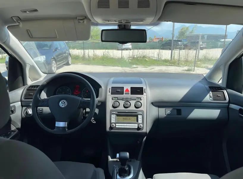 Wynajmij samochód w Tirana