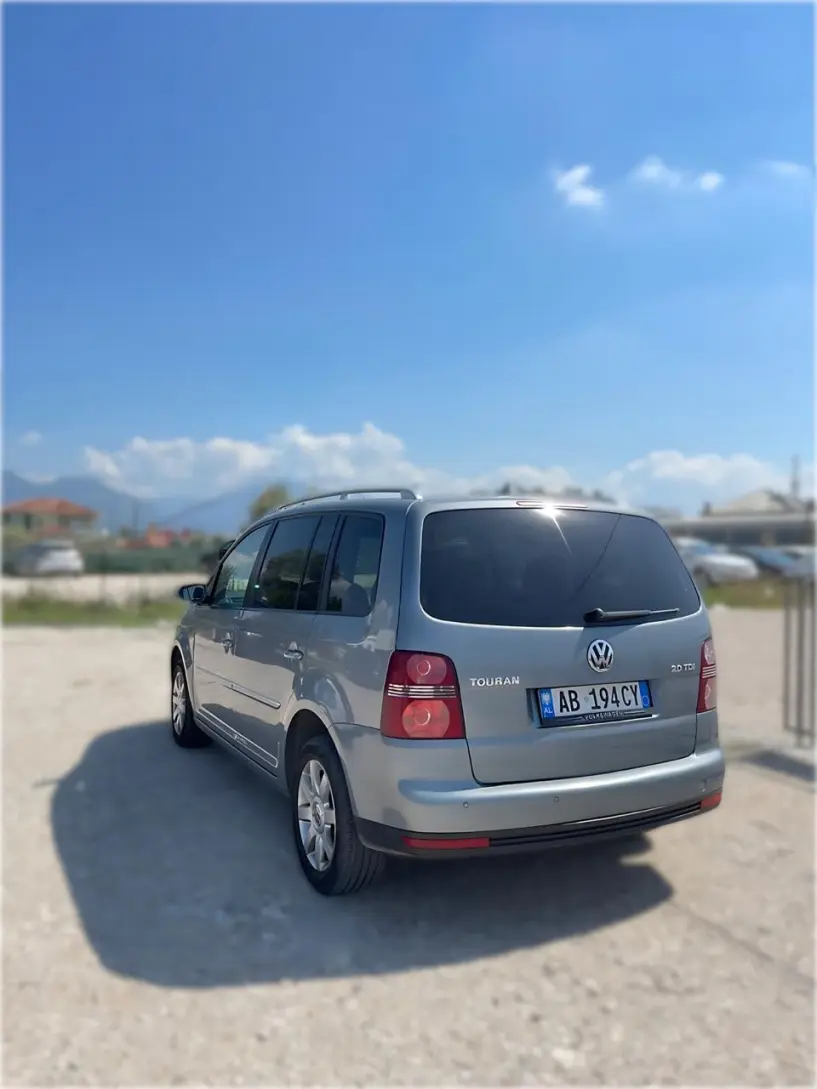 Wynajmij samochód w Tirana