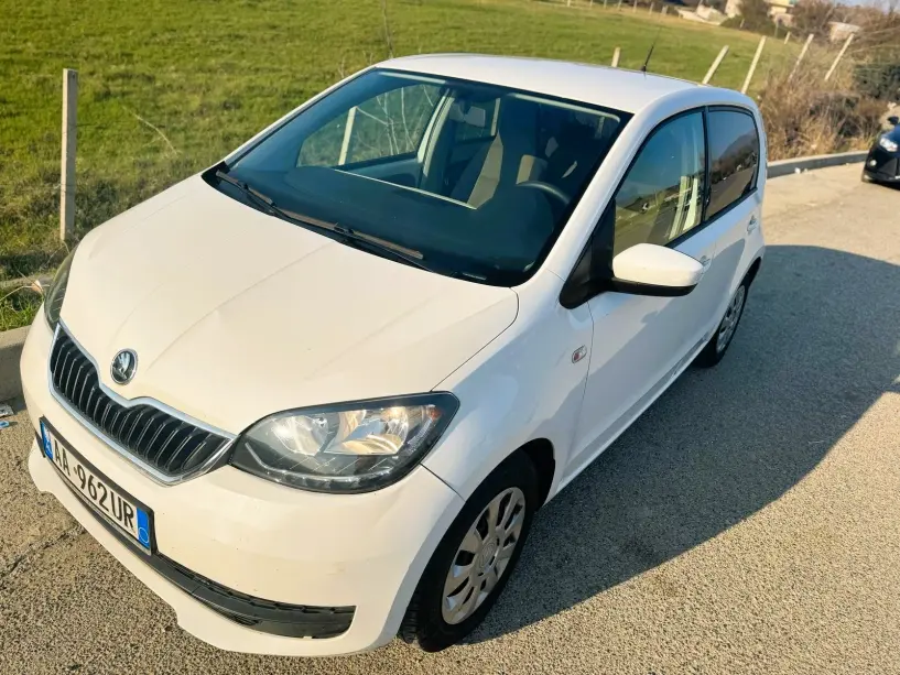 Wynajmij samochód w Tirana Wynajmij samochód w Tirana