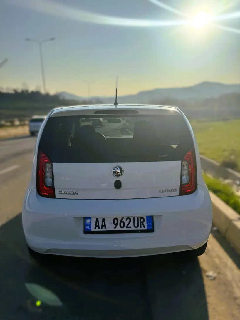 Wynajmij samochód w Tirana Wynajmij samochód w Tirana