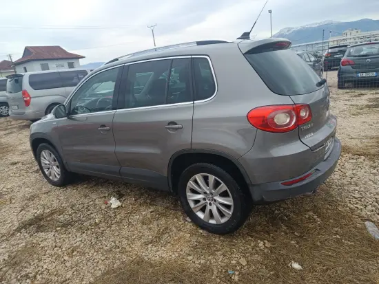 Rent a 2010 Volkswagen Tiguan in Tirana