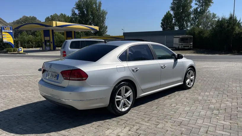 Wynajmij samochód w Tirana