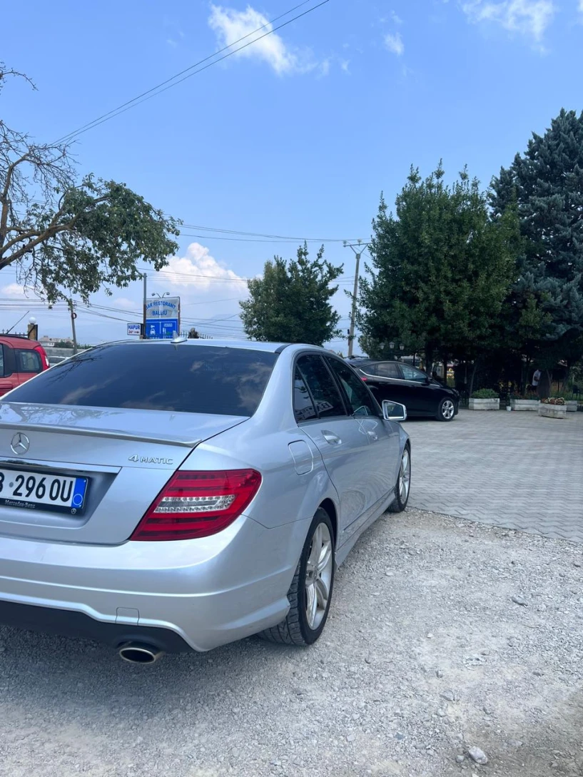 Auto mieten in Tirana