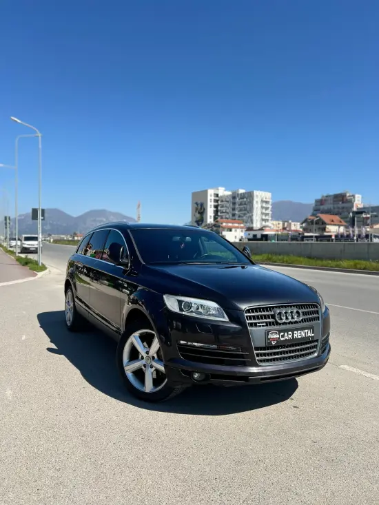 Alquila un 2009 Audi Q7 en Tirana