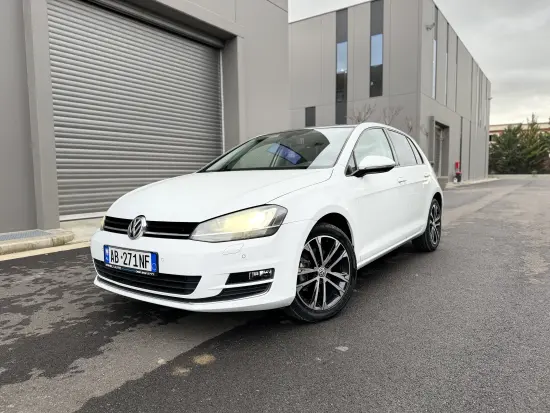 Rent a 2015 Volkswagen Golf 7 in Tirana