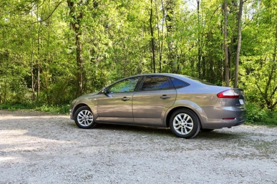 Rent a 2014 Ford Mondeo in Tirana