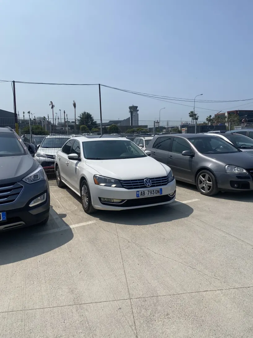 Louer une voiture à Tirana