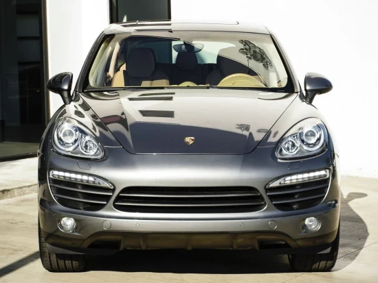 Rent a 2014 Porsche Cayenne in Tirana