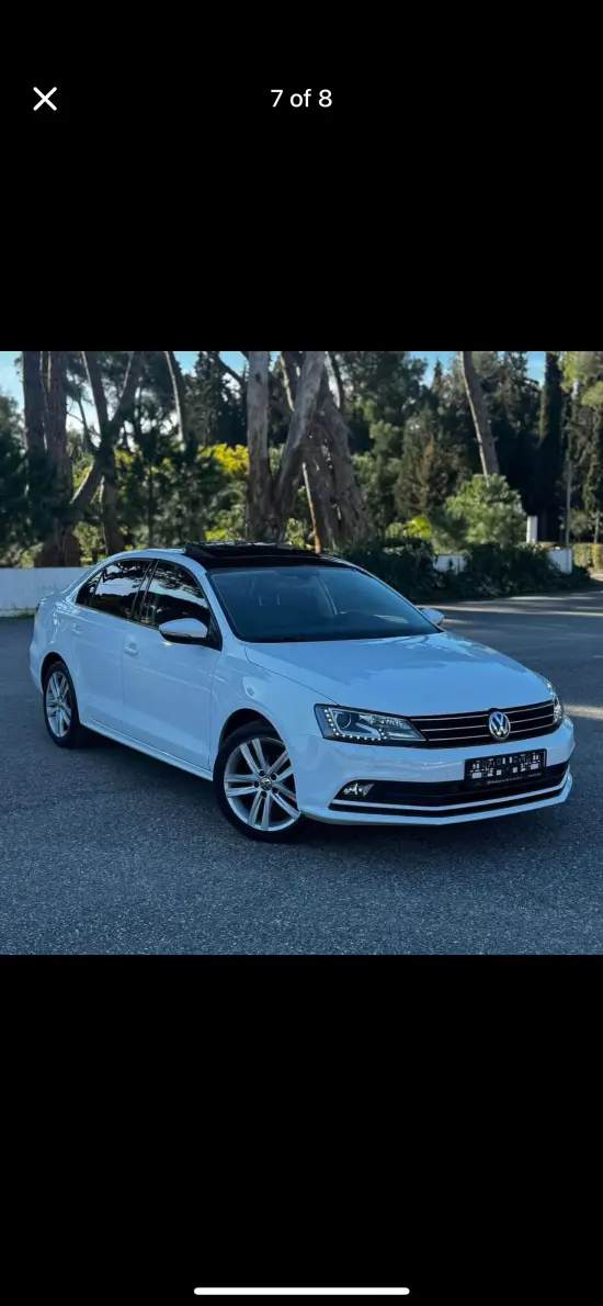 Noleggia una Volkswagen Jetta dell'anno 2014 a Tirana