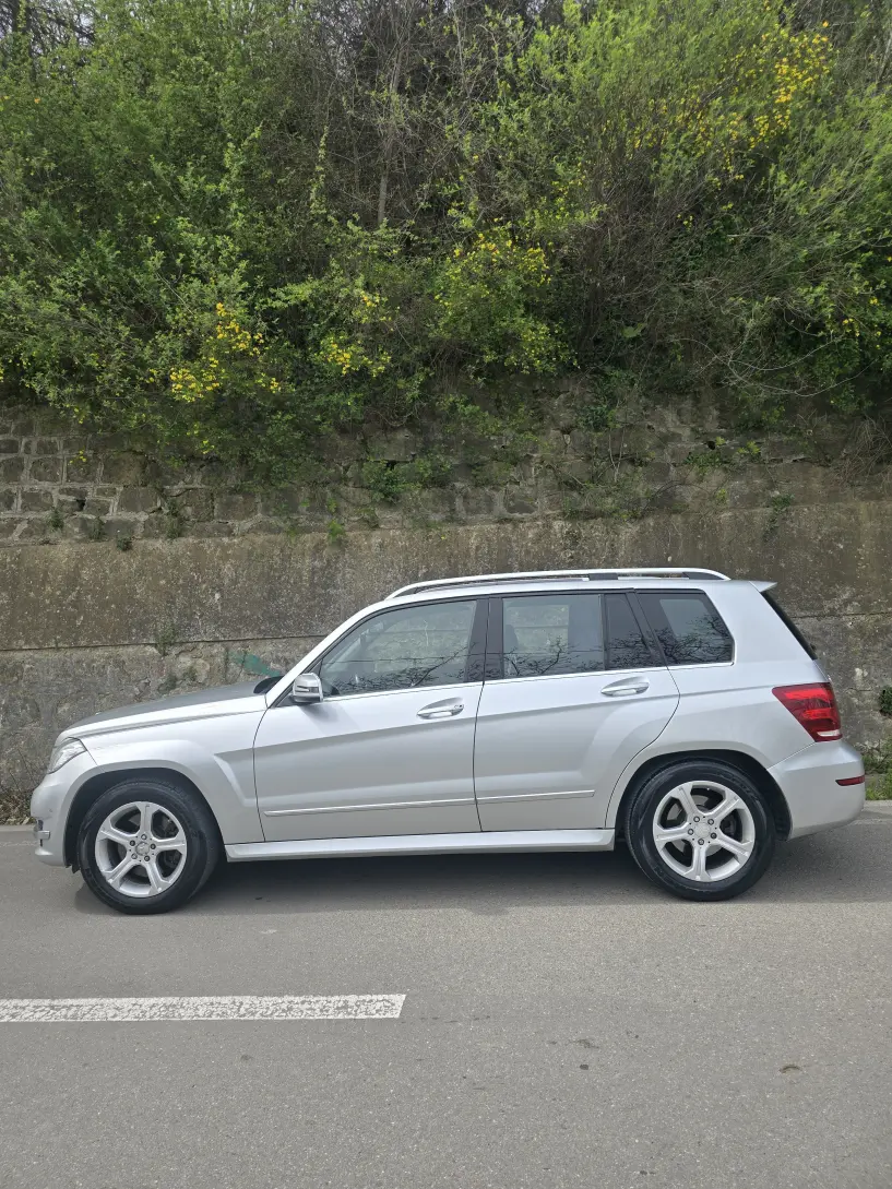 Noleggia un'auto a Elbasan Noleggia un'auto a Elbasan