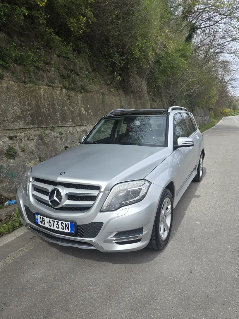 Noleggia un'auto a Elbasan Noleggia un'auto a Elbasan