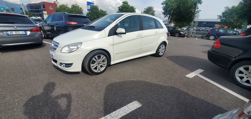 Auto mieten in Tirana