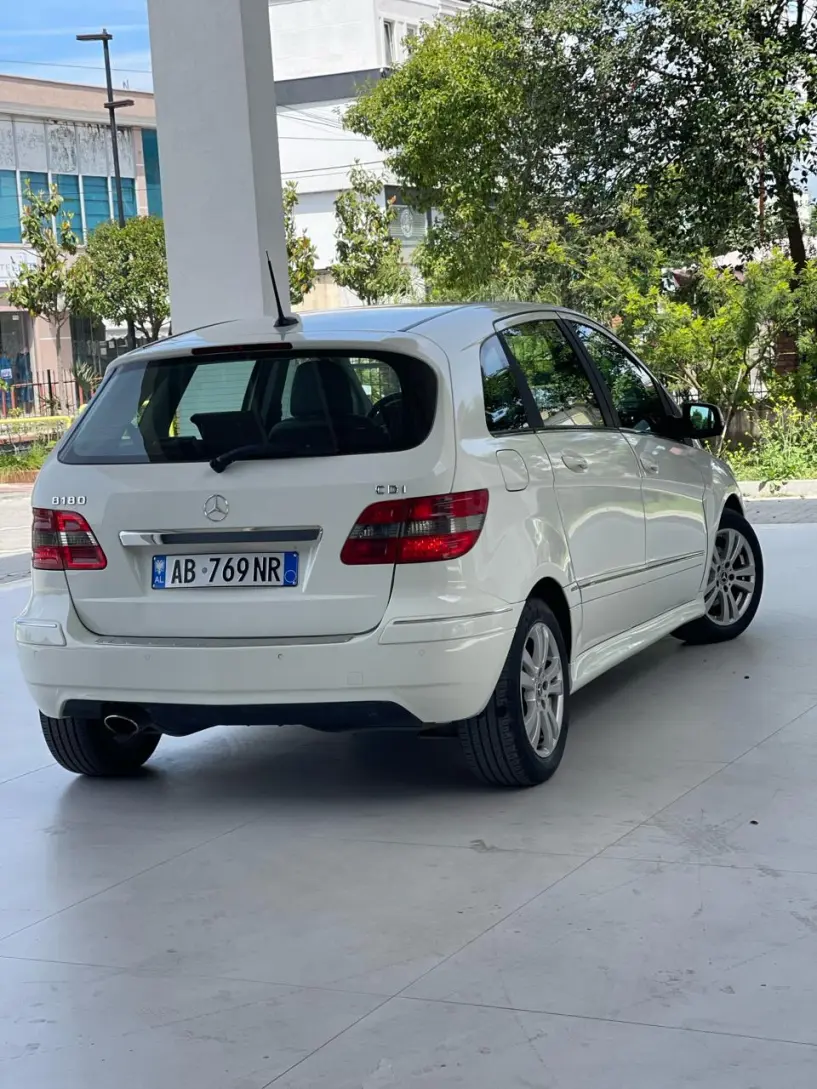 Auto mieten in Tirana