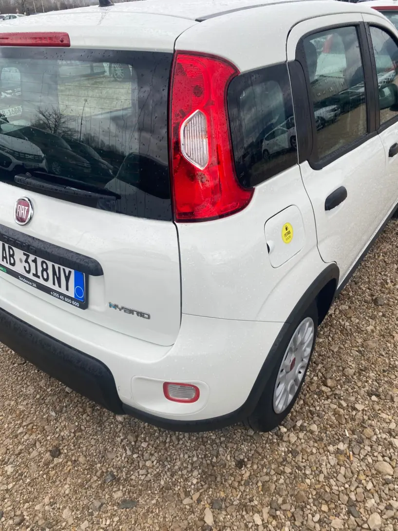 Noleggia un'auto a Tirana