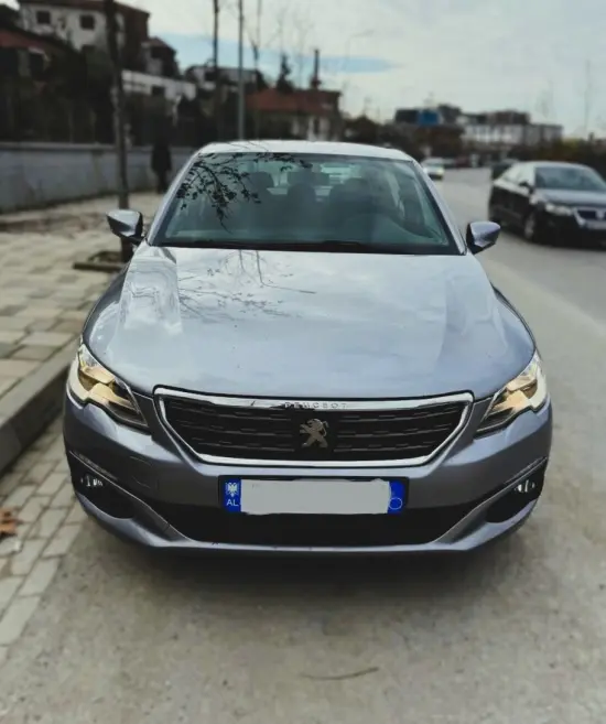 Merrni me qira një Peugeot 301 të vitit 2018 në Tirana