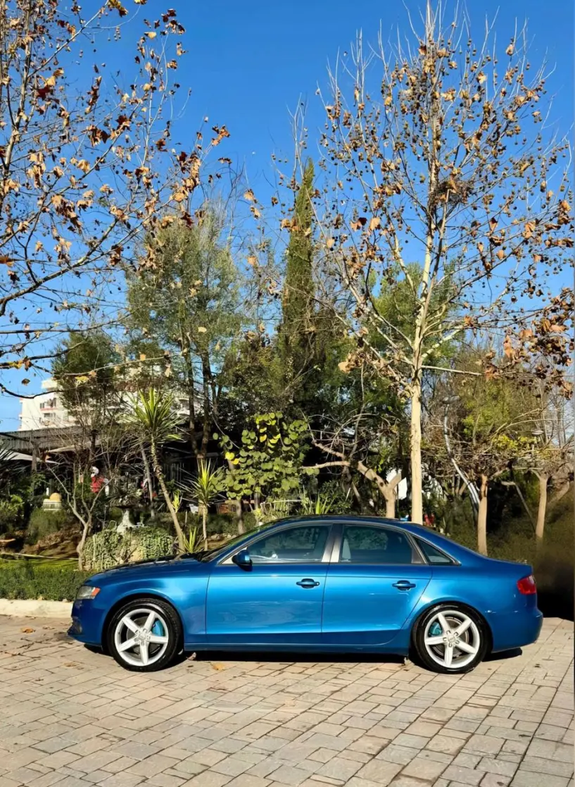 Merrni me qira një makinë në Tirana