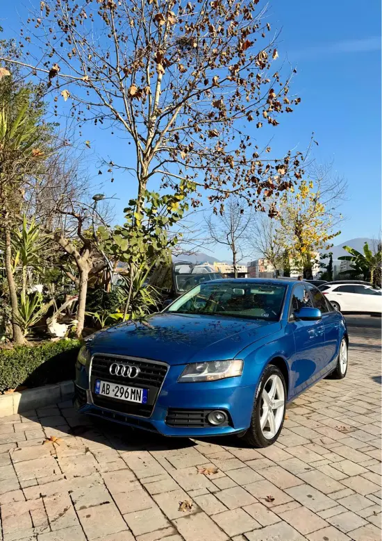 Merrni me qira një Audi A4 të vitit 2012 në Tirana