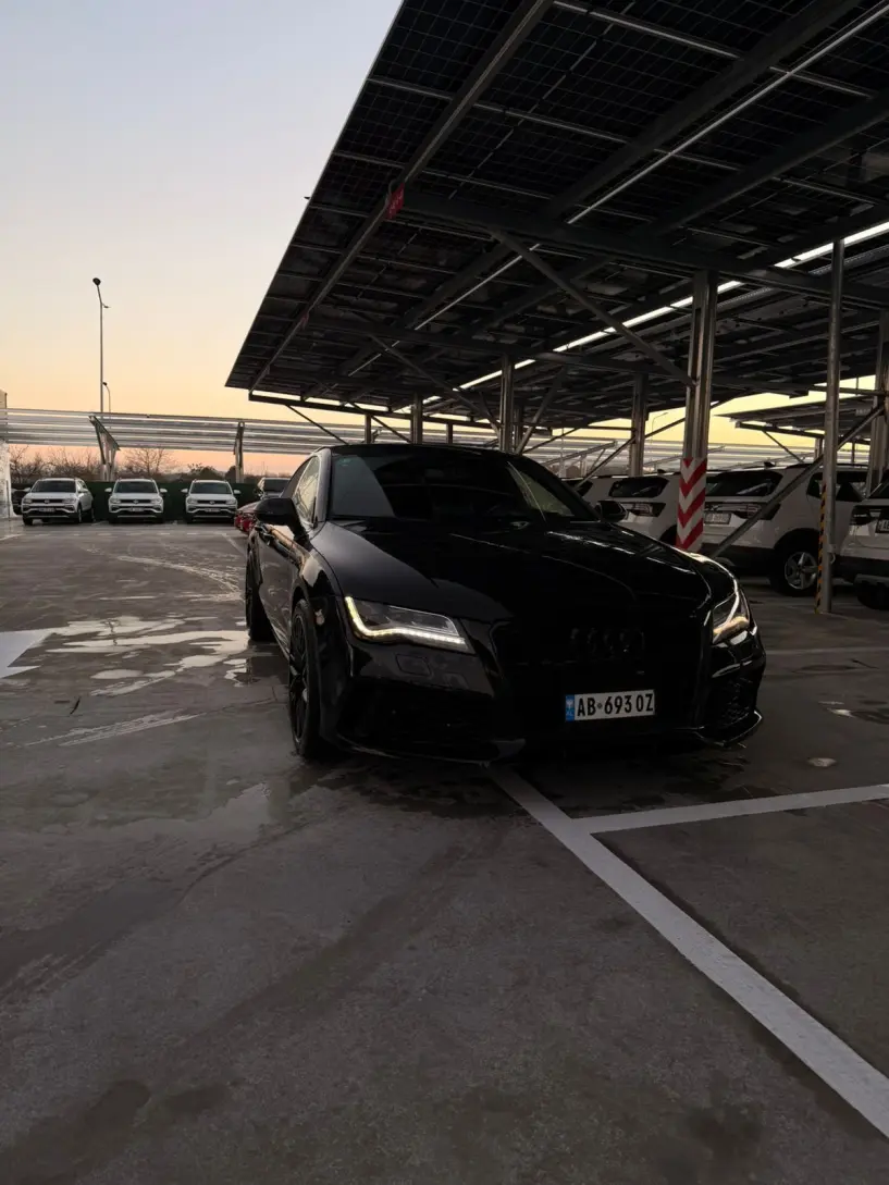 Noleggia un'auto a Tirana