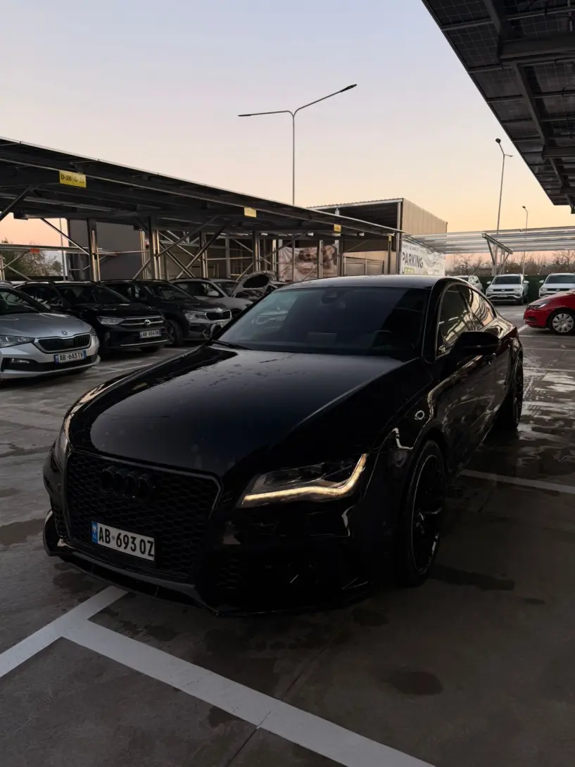 Noleggia un'auto a Tirana