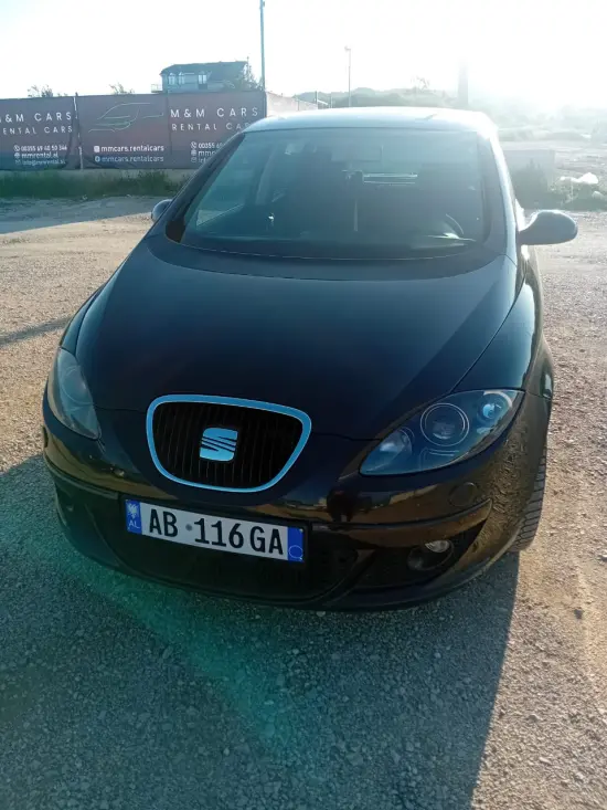 Wynajmij Seat Altea z 2008 roku w Tirana