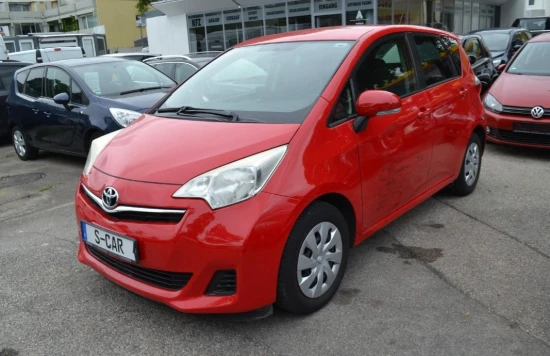 2015 Toyota Verso-S in Tirana mieten