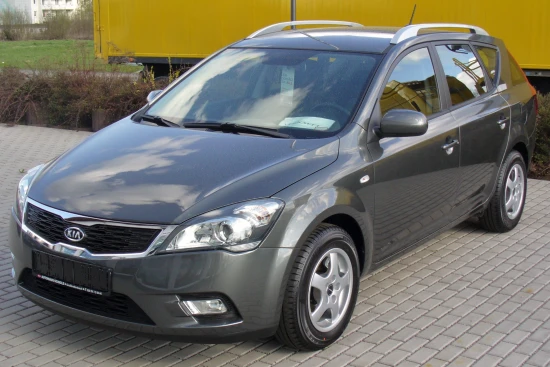 Rent a 2012 Kia cee'd Sportswagon in Durrës