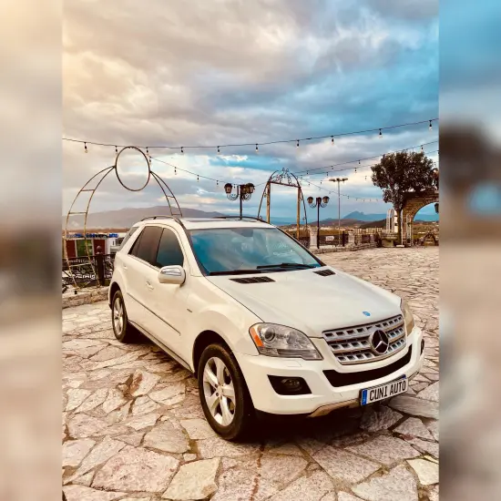 Rent a 2011 Mercedes-Benz 350 in Shkodër