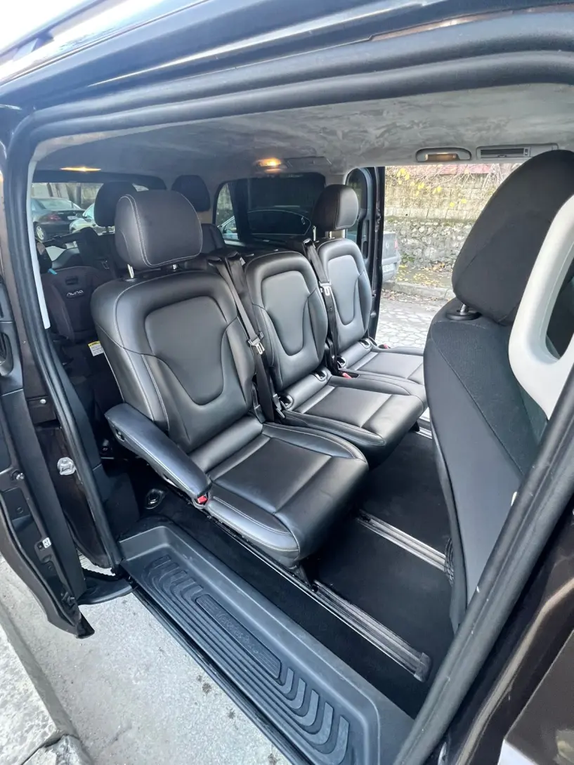 Alquila un coche en Tirana