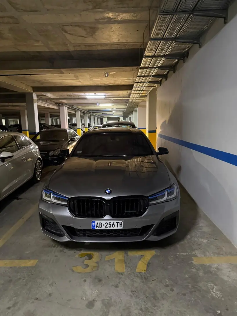 Alquila un coche en Tirana