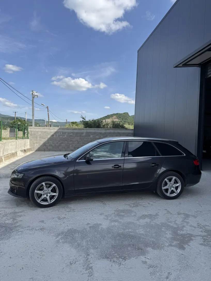 Wynajmij samochód w Tirana Wynajmij samochód w Tirana